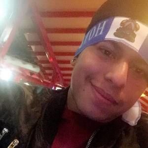 Meet your Posher, Luis